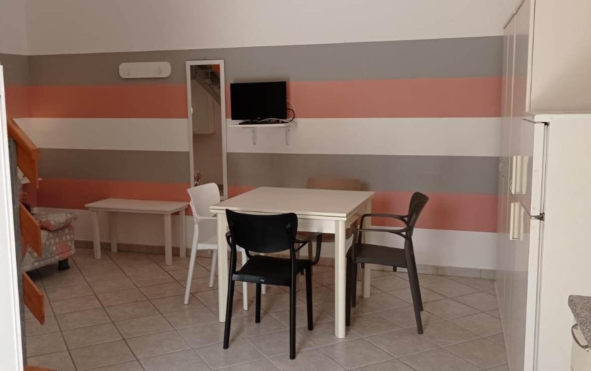 Corte Nel Borgo Apartment มิแนร์วิโนดิเลชเช ภายนอก รูปภาพ